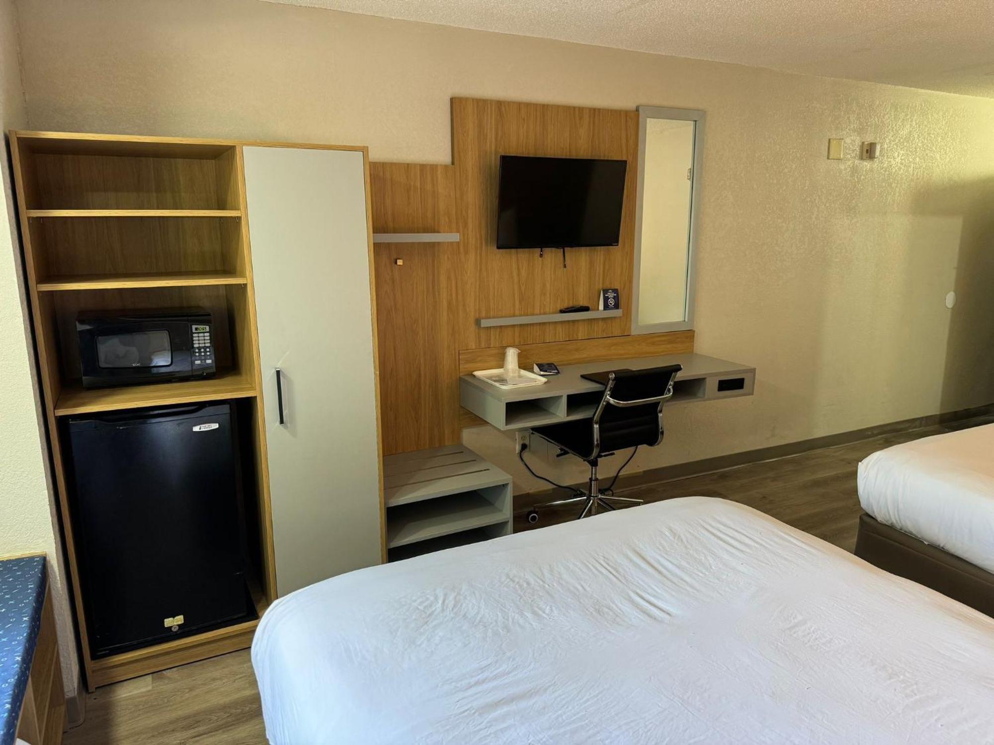 Microtel Inn By Wyndham Winston-Salem Esterno foto