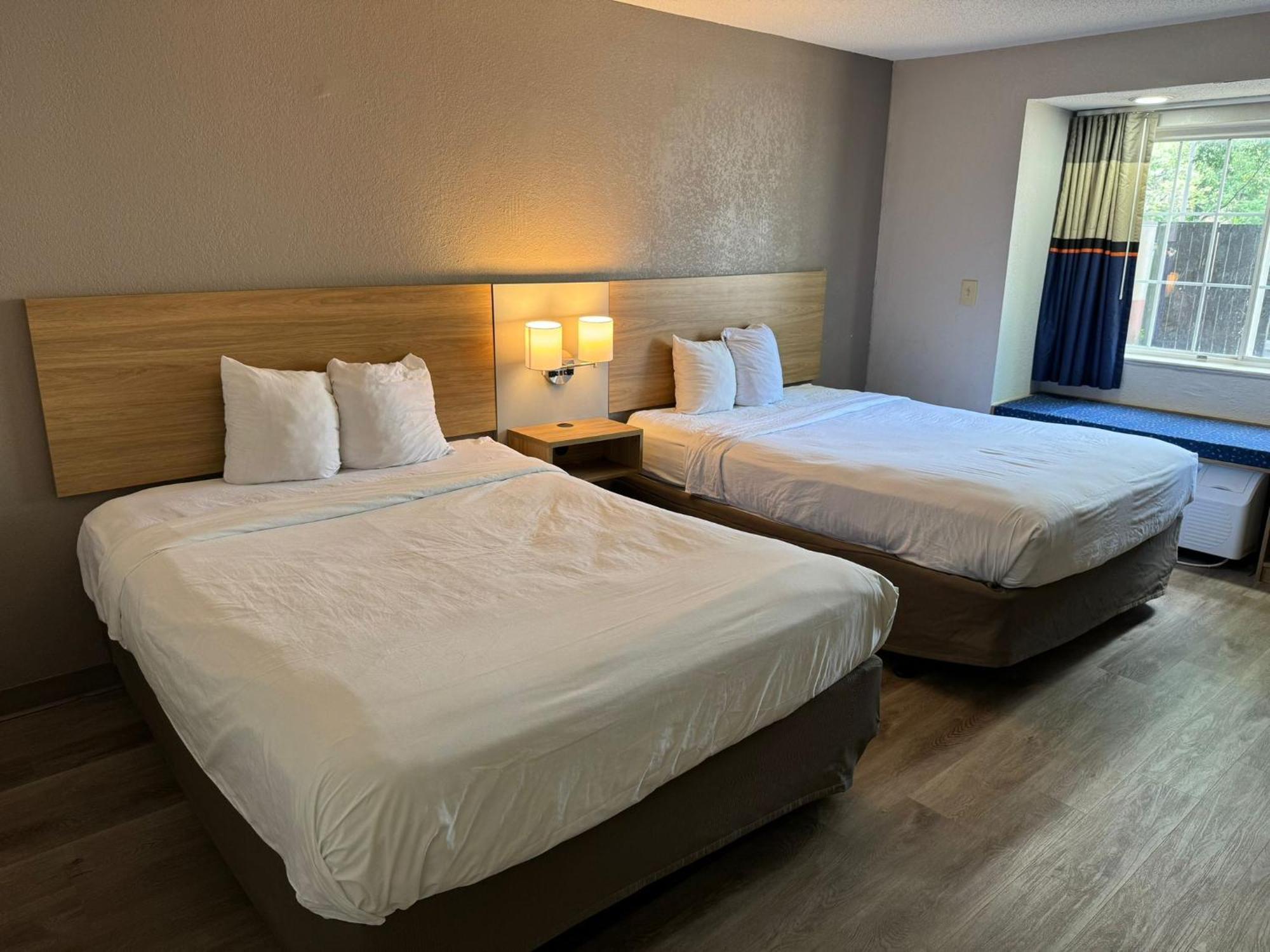 Microtel Inn By Wyndham Winston-Salem Esterno foto