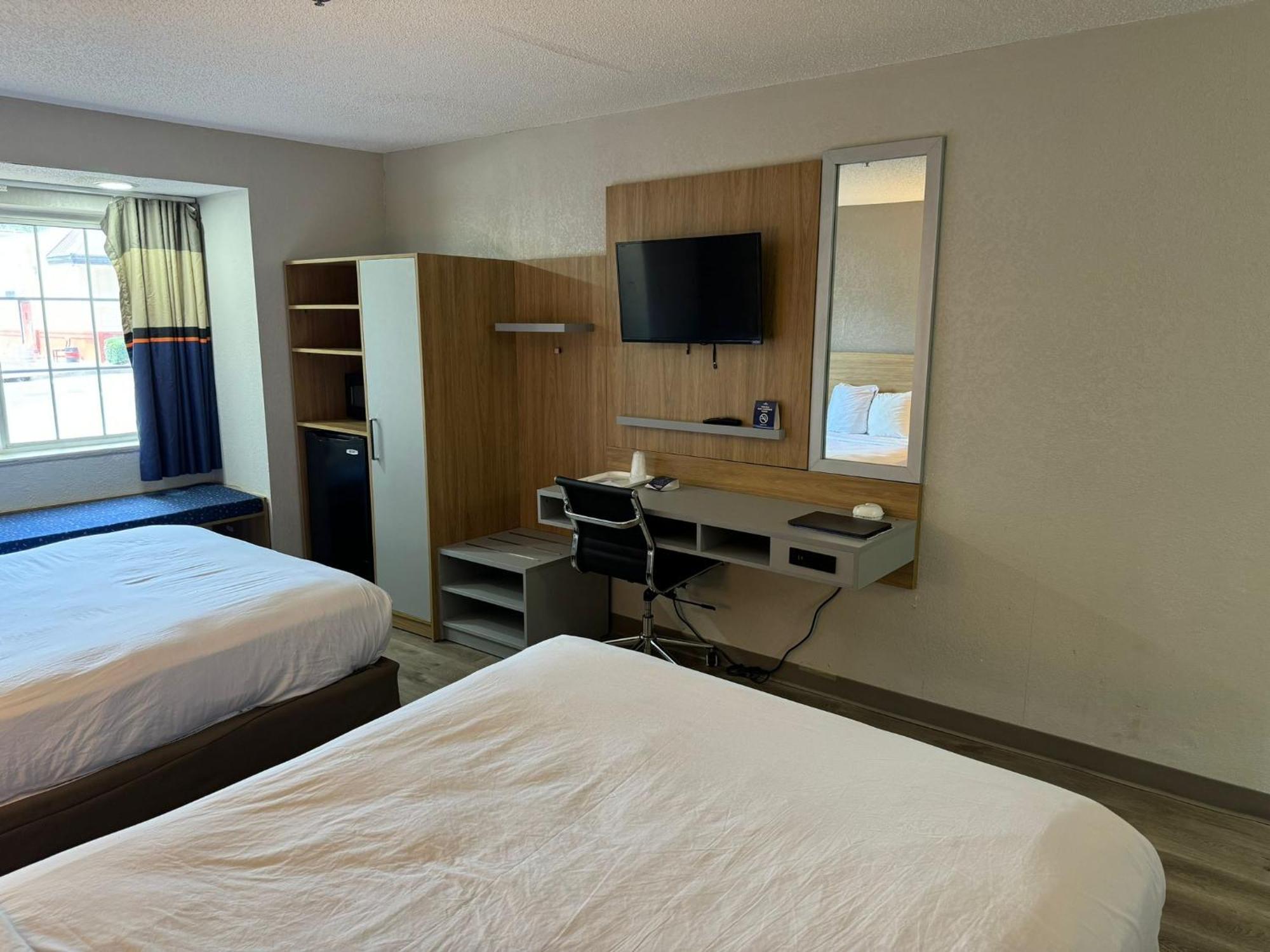 Microtel Inn By Wyndham Winston-Salem Esterno foto
