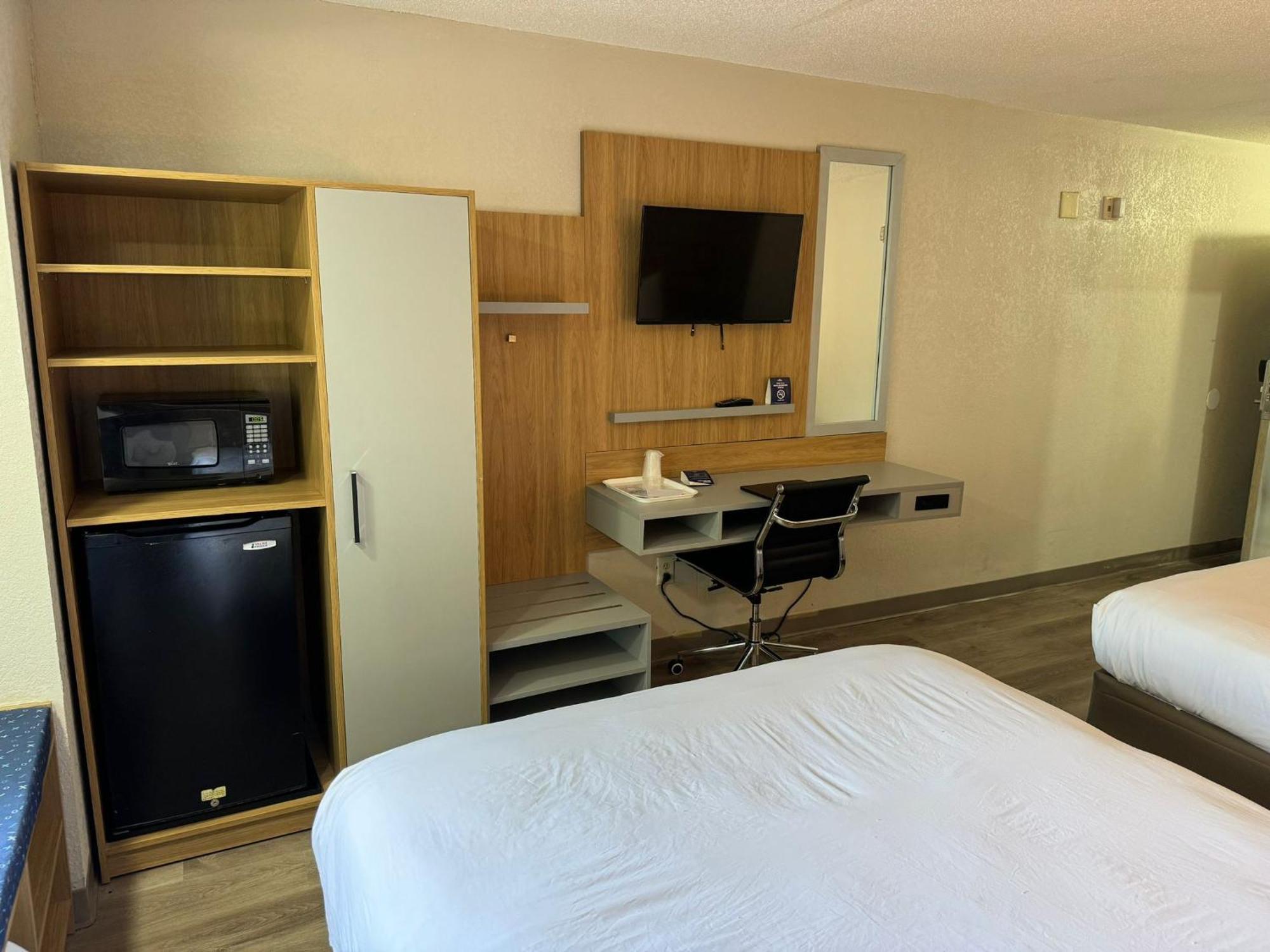 Microtel Inn By Wyndham Winston-Salem Esterno foto
