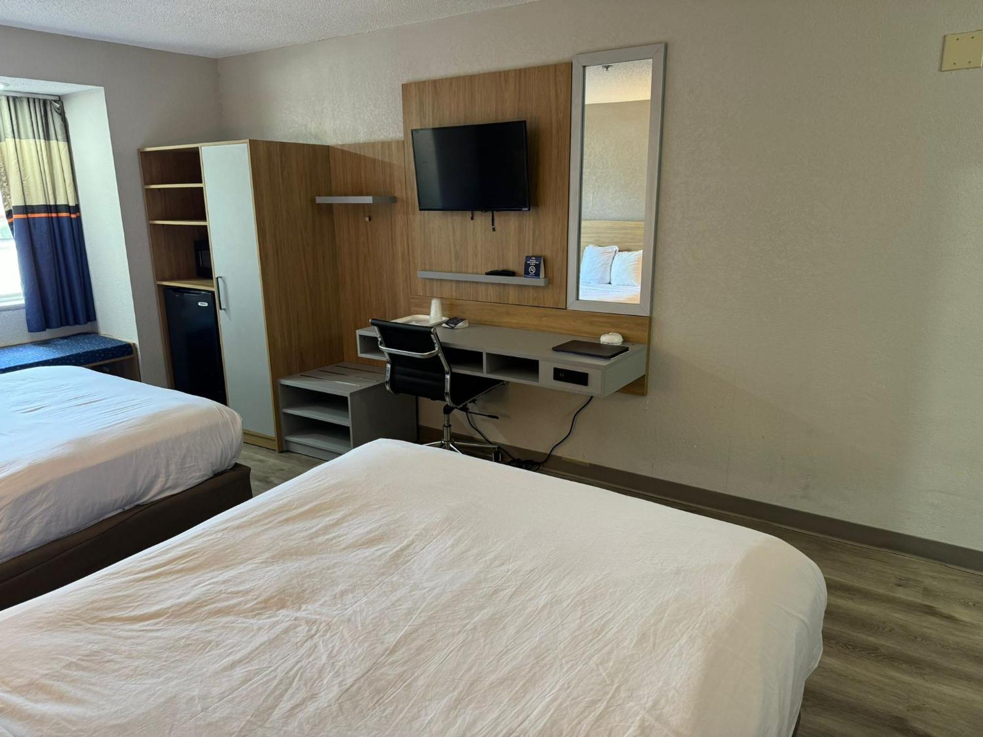 Microtel Inn By Wyndham Winston-Salem Esterno foto